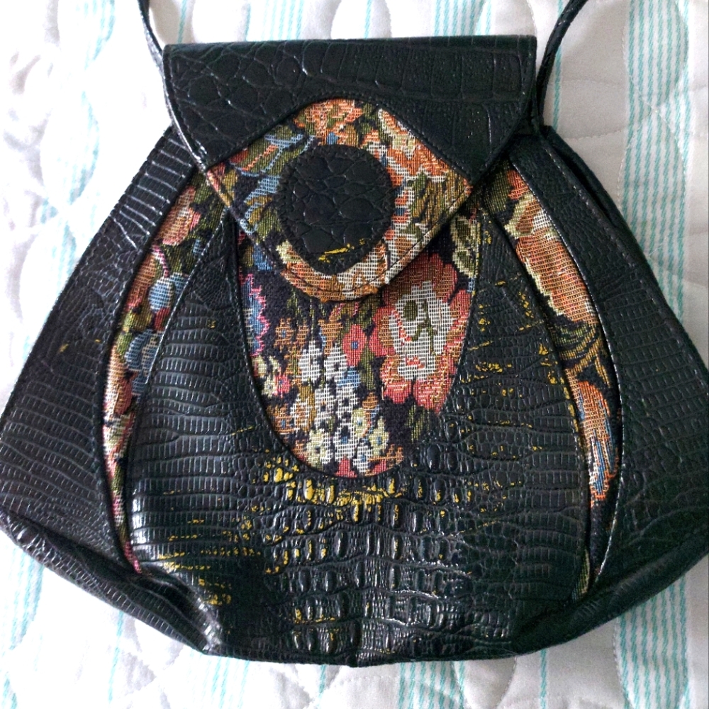 Vintage black pattern bag